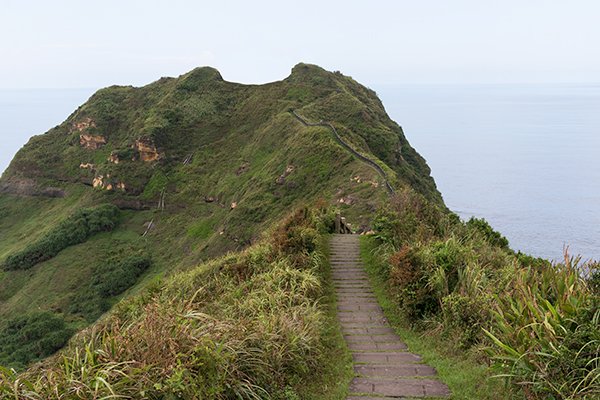 walk trail going on top of the mountain