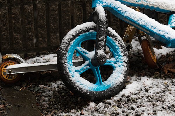 Toy cycle in the snow